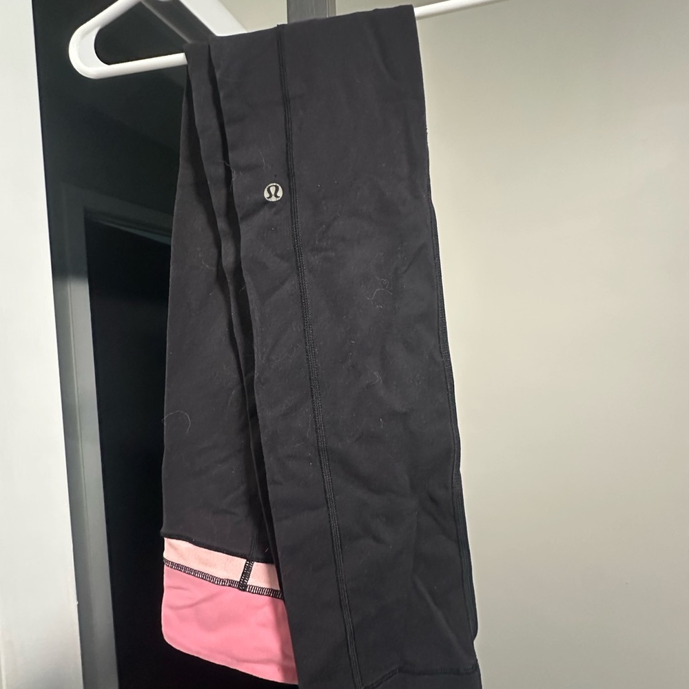 lululemon athletica Women’s leggings in Black and Pink